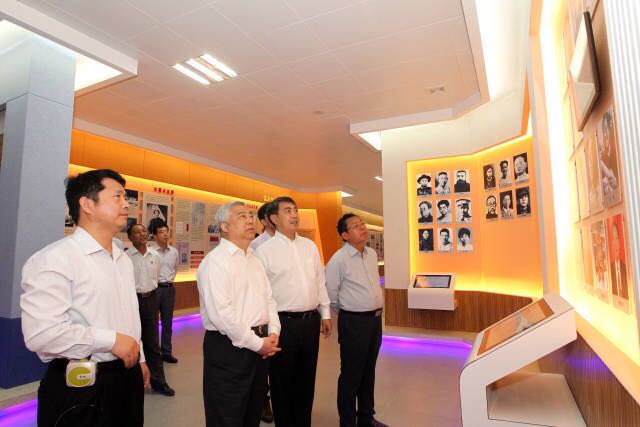 天津宝坻区组织部领导参观党建展馆